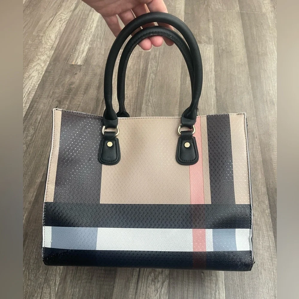 Geometric 90s tan plaid large satchel bag Y2K Burberry style minimalist